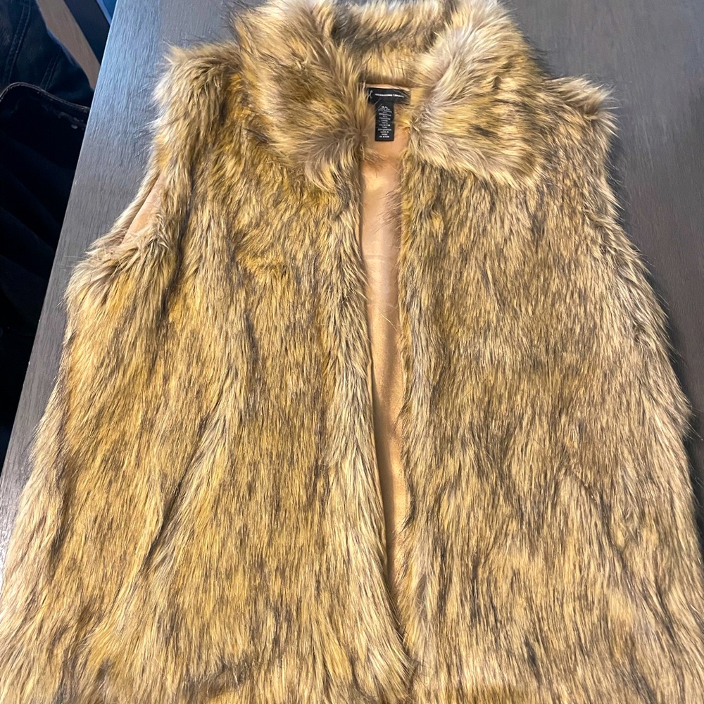 Women’s Faux Fur Vest- Size M/L- Never Worn